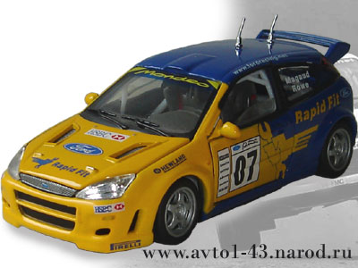 Ford Focus WRC 2000 - вид с переди